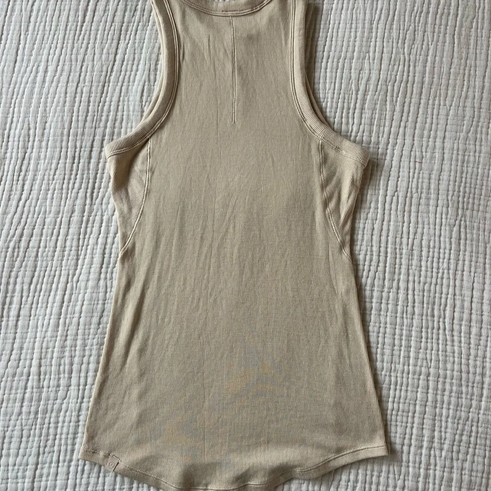 Lululemon Hold Tight Crewneck Tank Top - Picture 2 of 3